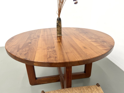Table ronde moderniste en orme massif, piètement croisé, DLG Perriand, Chapo, années 50-60, vue 14