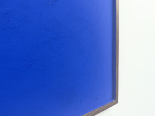Tableau monochrome bleu Klein, acrylique sur bois massif, cadre pin, années 90, vue 7