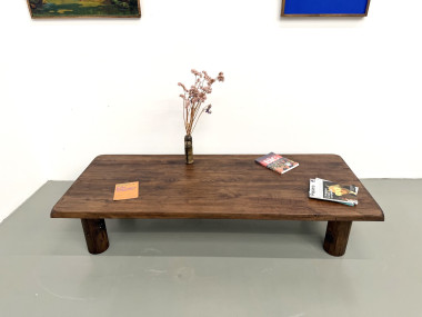 Table basse moderniste en orme massif, piètement cylindrique pin, années 70, vue 6