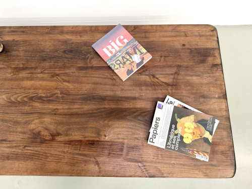 Table basse moderniste en orme massif, piètement cylindrique pin, années 70, vue 17