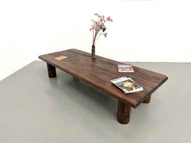 Table basse moderniste en orme massif, piètement cylindrique pin, années 70, vue 23