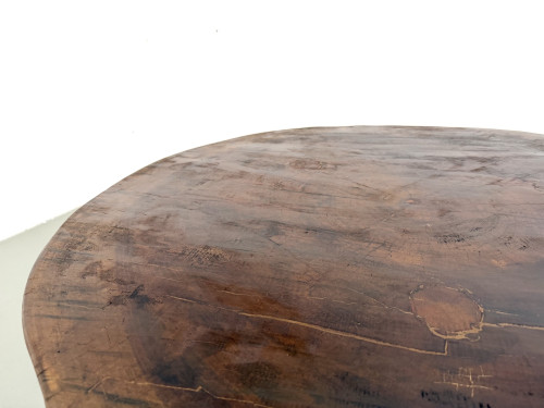 Table basse brutaliste en teck massif, slab monolithique, piètement tripode, années 50, vue 8