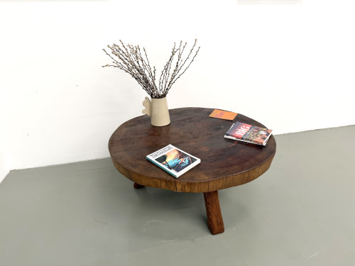 Table basse brutaliste en teck massif, slab monolithique, piètement tripode, années 50, vue 20
