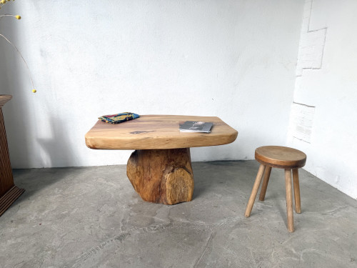 Table basse brutaliste organique en cèdre massif, piédestal tronc, années 70, vue 14
