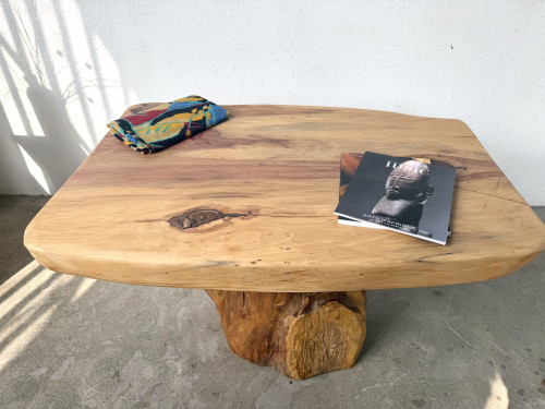 Table basse brutaliste organique en cèdre massif, piédestal tronc, années 70, vue 17