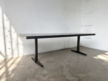 Table basse moderniste mosaïque céramique, attribuée Lilienthal, structure métal laqué noir, années 60, vue 4