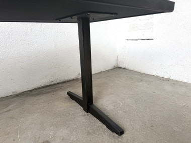 Table basse moderniste mosaïque céramique, attribuée Lilienthal, structure métal laqué noir, années 60, vue 14