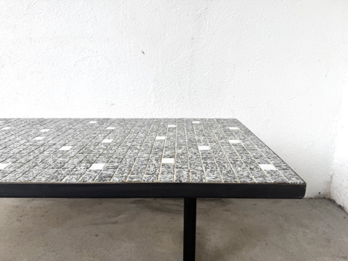 Table basse moderniste mosaïque céramique, attribuée Lilienthal, structure métal laqué noir, années 60, vue 15