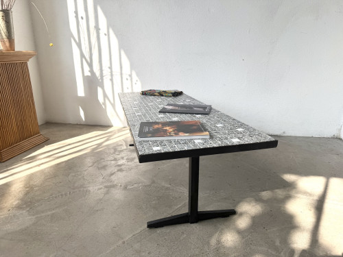 Table basse moderniste mosaïque céramique, attribuée Lilienthal, structure métal laqué noir, années 60, vue 22