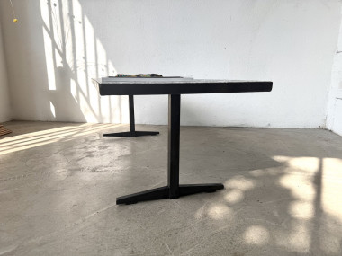 Table basse moderniste mosaïque céramique, attribuée Lilienthal, structure métal laqué noir, années 60, vue 23