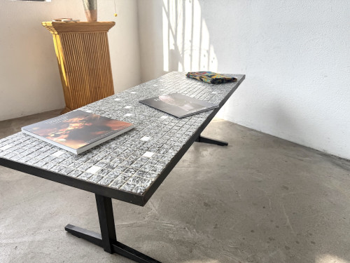 Table basse moderniste mosaïque céramique, attribuée Lilienthal, structure métal laqué noir, années 60, vue 26