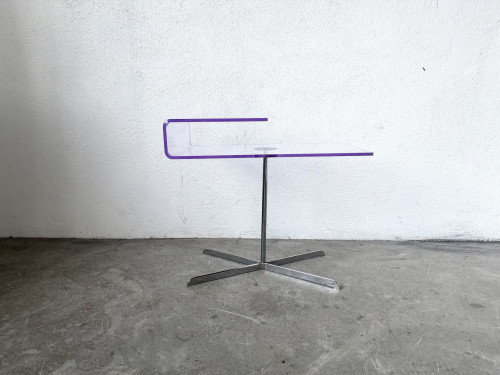 Table d'appoint acrylique transparent et chrome, design années 70, vue 2