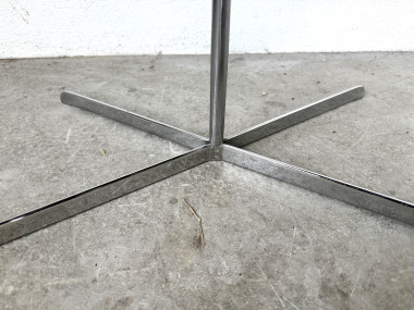 Table d'appoint acrylique transparent et chrome, design années 70, vue 7