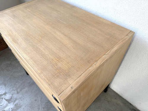Commode trois tiroirs ARP — Minvielle, chêne et métal laqué, France, années 1960, vue 5
