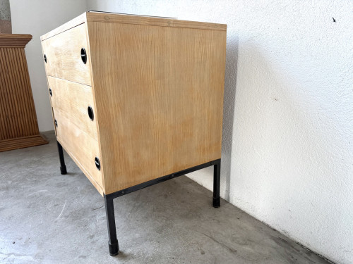 Commode trois tiroirs ARP — Minvielle, chêne et métal laqué, France, années 1960, vue 18