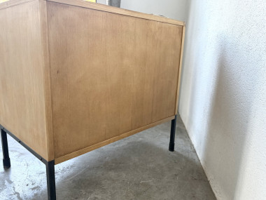 Commode trois tiroirs ARP — Minvielle, chêne et métal laqué, France, années 1960, vue 21
