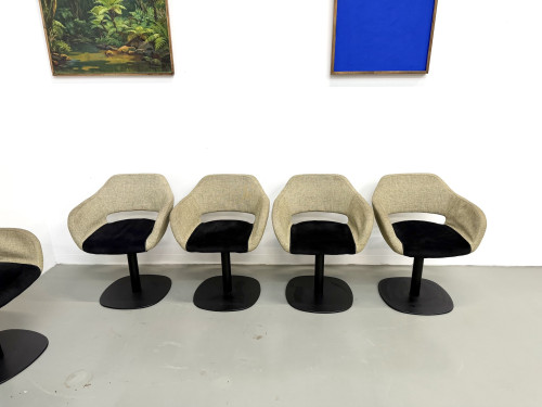 Série de six fauteuils pivotants à coque organique, tissu chiné et base disque lestée, années 1990, vue 4
