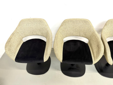 Série de six fauteuils pivotants à coque organique, tissu chiné et base disque lestée, années 1990, vue 7