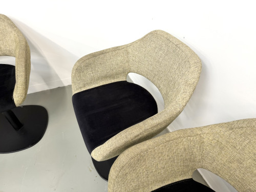 Série de six fauteuils pivotants à coque organique, tissu chiné et base disque lestée, années 1990, vue 14