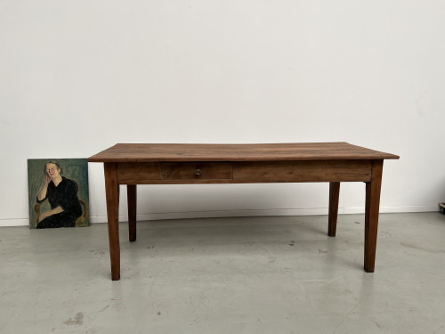 Table de ferme ancienne en noyer blond à 2 tiroirs, pieds fuseaux. 181 cm de long., vue 1