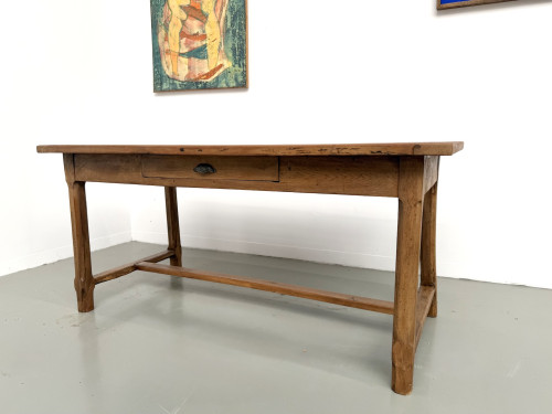 Table de ferme en merisier massif, un tiroir, entretoise basse, France, années 1950, vue 3