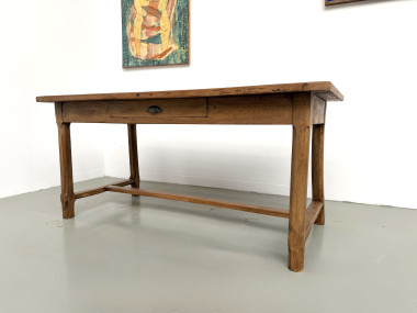 Table de ferme en merisier massif, un tiroir, entretoise basse, France, années 1950, vue 4