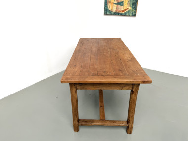 Table de ferme en merisier massif, un tiroir, entretoise basse, France, années 1950, vue 34