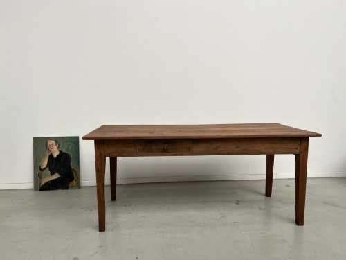 Table de ferme ancienne en noyer blond à 2 tiroirs, pieds fuseaux. 181 cm de long., vue 2