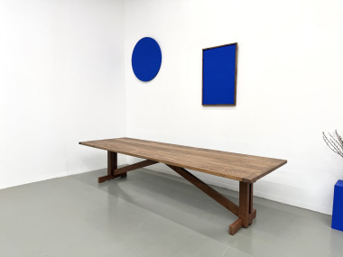 Grande table de réfectoire en pin et hêtre massif, piètement en X, France, années 1970, vue 3