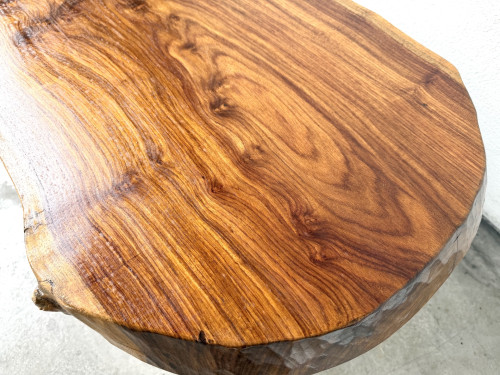 Table basse brutaliste en noyer massif, plateau slab live edge, France, années 1970, vue 10