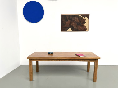 Table de ferme en chêne massif, pieds carrés, un tiroir, France, années 1960–1970, vue 4