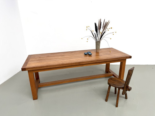 Grande table de ferme moderniste en hêtre massif, plateau épais chevillé, finition miel satinée, vue 6