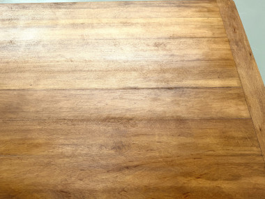Grande table de ferme moderniste en hêtre massif, plateau épais chevillé, finition miel satinée, vue 21