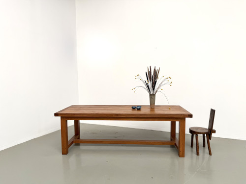 Grande table de ferme moderniste en hêtre massif, plateau épais chevillé, finition miel satinée, vue 26
