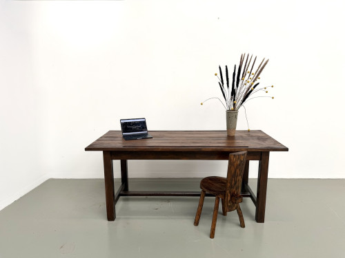 Table de métier en pin massif, plateau rainuré, finition brun satiné, années 1950-60, vue 1