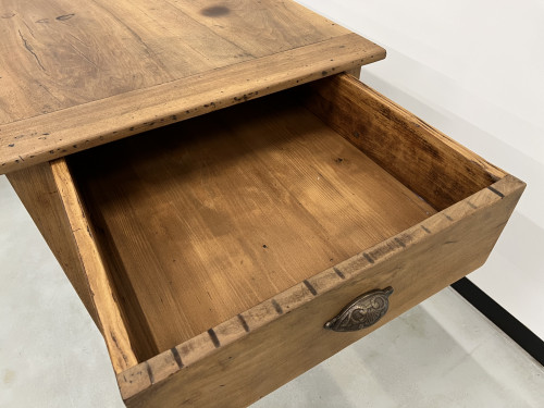 Petite table de ferme en noyer blond, vue 4
