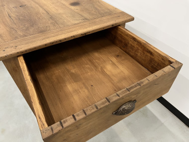 Petite table de ferme en noyer blond, vue 4