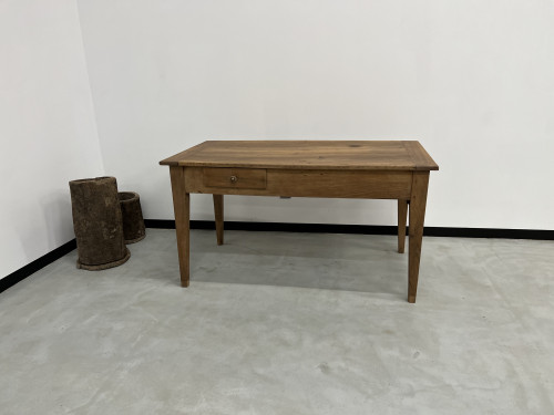 Petite table de ferme en noyer blond, vue 10