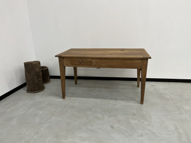 Petite table de ferme en noyer blond, vue 10