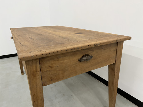 Petite table de ferme en noyer blond, vue 13