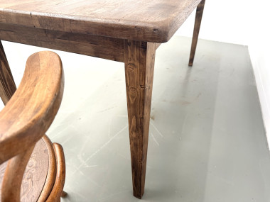 Table de ferme en chêne massif, pieds fuseaux en pin, France, années 1950, vue 22