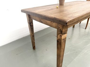 Table de ferme en chêne massif, pieds fuseaux en pin, France, années 1950, vue 24