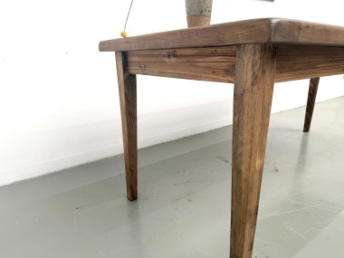Table de ferme, plateau chêne massif chevillé, pieds fuseaux en pin, France, années 1950, vue 12