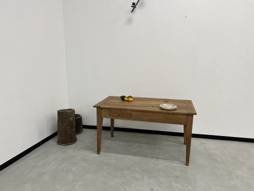 Petite table de ferme en noyer blond, vue 19