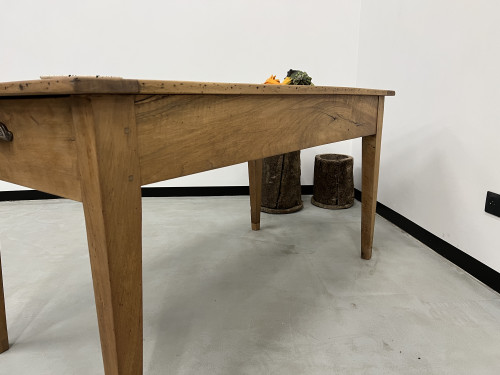 Petite table de ferme en noyer blond, vue 27