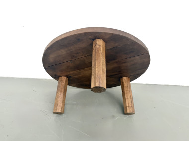 Table basse ronde en chêne massif, pieds octogonaux, France, années 1950, vue 15
