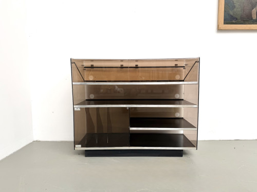 Meuble Hi-Fi en plexiglass fumé et aluminium, Eric Maville, France, années 1970, vue 2
