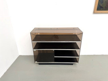 Meuble Hi-Fi en plexiglass fumé et aluminium, Eric Maville, France, années 1970, vue 3