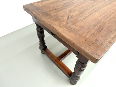Table de ferme en noyer massif, pieds tournés, années 1950, vue 17
