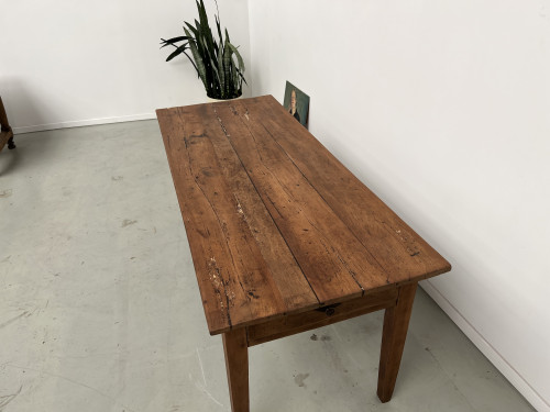 Table de ferme ancienne en noyer blond à 2 tiroirs, pieds fuseaux. 181 cm de long., vue 10